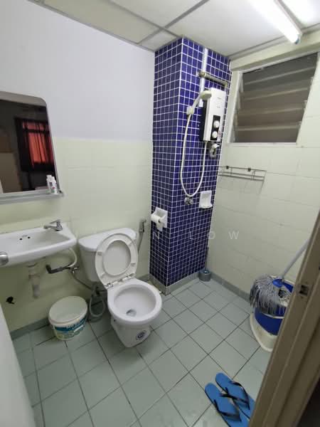 Kondominium untuk Disewa di Perdana Exclusive - Jason Low - Bathroom - PropertyGuru.com.my