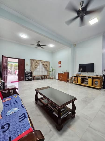 Bungalow for Sale in Taman Melodies (Johor Bahru) - Han Yong Ang - Living Room - PropertyGuru.com.my