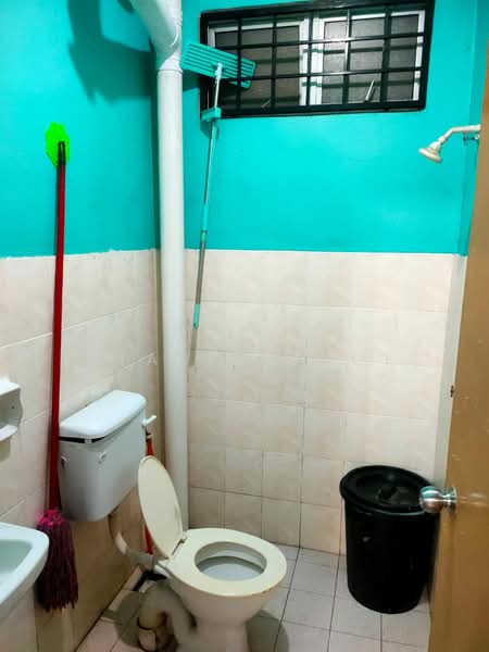 Apartment for Rent at Kiambang Apartment - Stanley Ooi - Bathroom - PropertyGuru.com.my