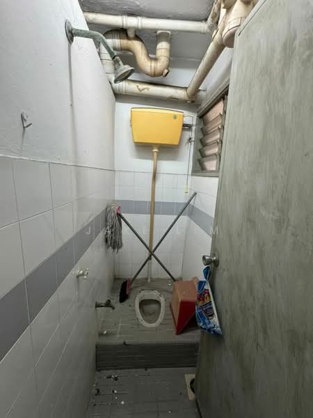 Rumah Flat untuk Dijual di PPR Pudu Ulu - Jake Lim - Bathroom - PropertyGuru.com.my