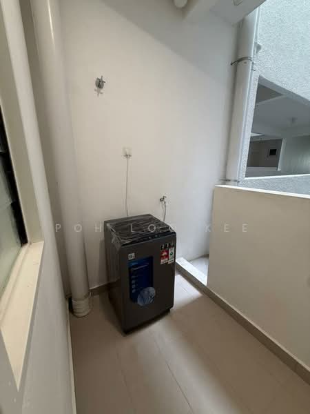 Kondominium untuk Dijual di d'Brightton - Poh Loo Kee - Balcony - PropertyGuru.com.my