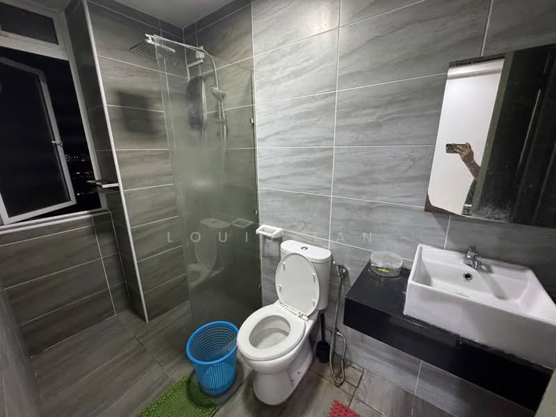 Servis Apartment untuk Disewa di KSL Residence @ Daya - Louis Tan - Bathroom - PropertyGuru.com.my
