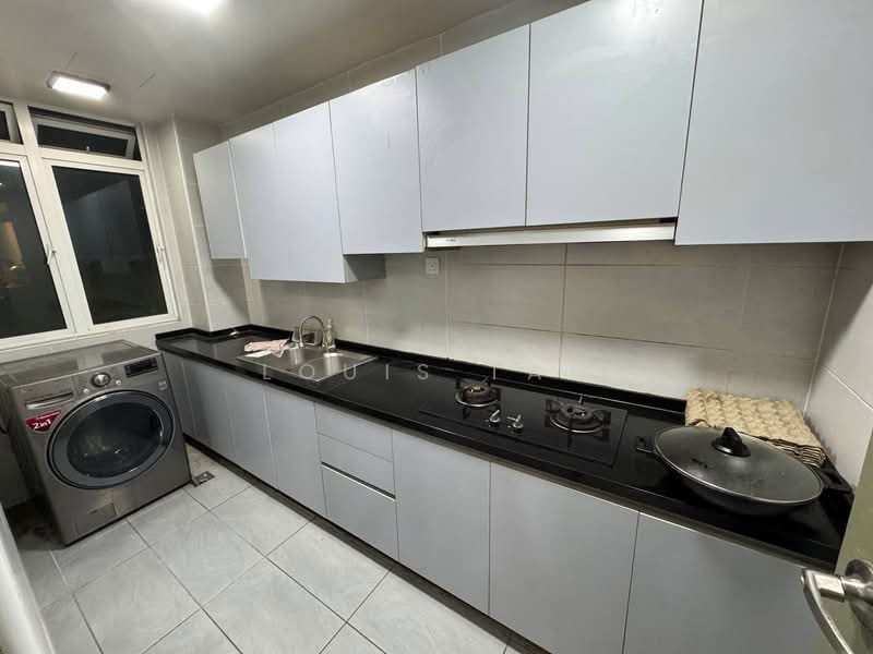 Servis Apartment untuk Disewa di KSL Residence @ Daya - Louis Tan - Kitchen - PropertyGuru.com.my