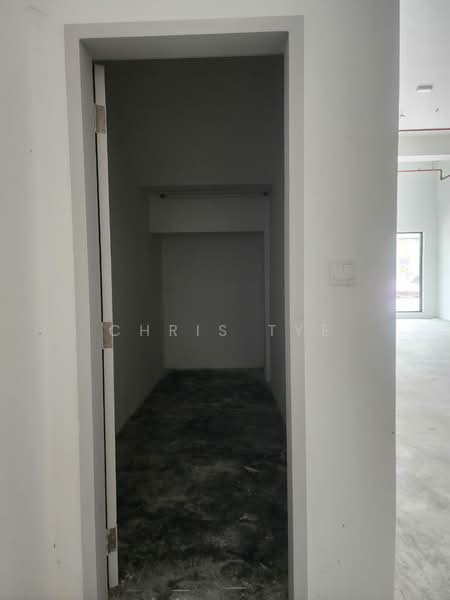 Shop for Rent in Telok Panglima Garang (Selangor) - Chris Tye - Interior - PropertyGuru.com.my