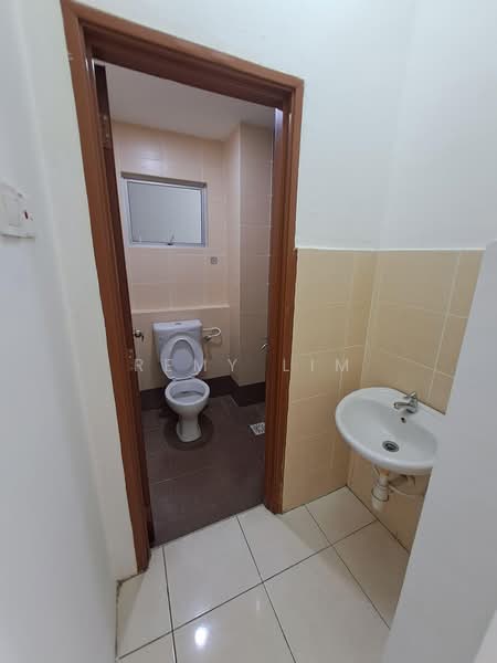 Apartment for Sale at Green Suria @ Bandar Tun Hussein Onn - Remy Lim - Bathroom - PropertyGuru.com.my