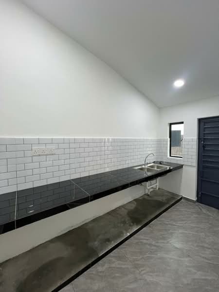 Rumah Teres 1 Tingkat untuk Dijual di Taman Saleng Jaya (Kulai) - Melinda Ee - Kitchen - PropertyGuru.com.my