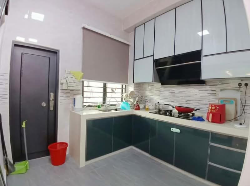 Rumah Kluster untuk Dijual di Taman Pulai Hijauan (Skudai) - Paggie Tee - Kitchen - PropertyGuru.com.my