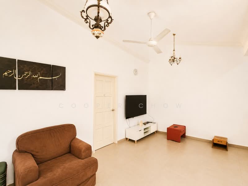 1-storey Terraced House for Sale in Seksyen 22 (Petaling Jaya) - Cooper Chow - Living Room - PropertyGuru.com.my