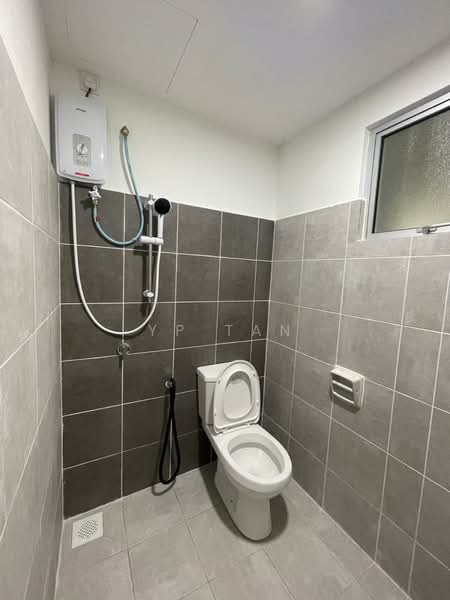 Apartment for Rent at Lily Apartment @ Kuchai Lama - YP Tan - Bathroom - PropertyGuru.com.my
