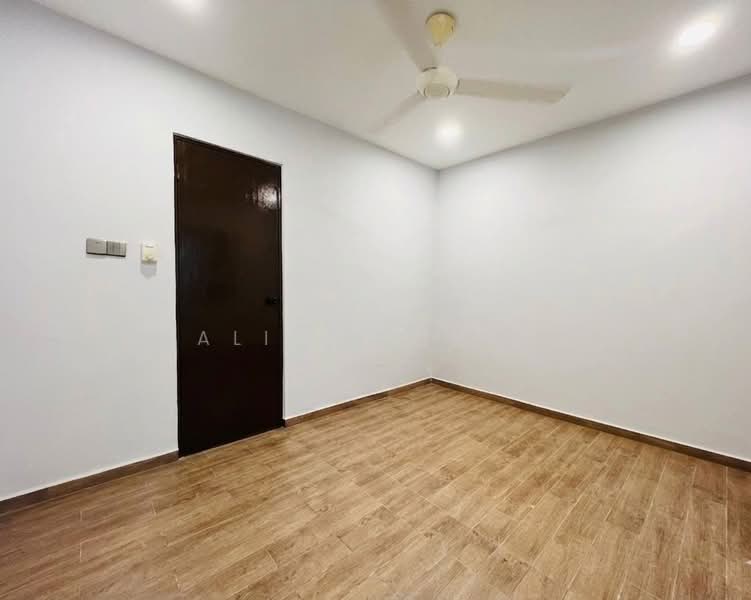 Rumah Teres untuk Dijual di TAMAN PUCHONG UTAMA (Puchong) - Aliff Iqbal - PropertyGuru.com.my
