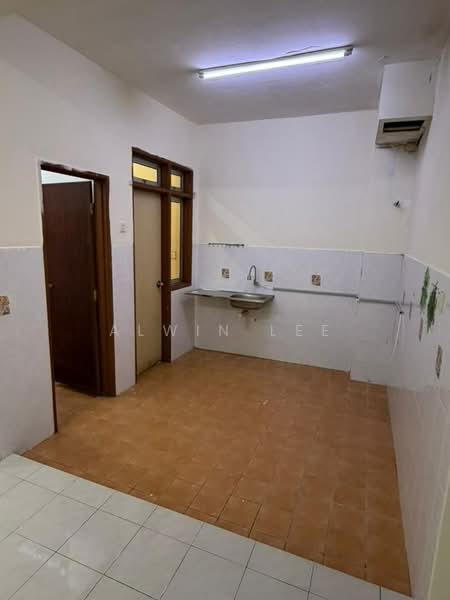 Rumah Teres 2 Tingkat untuk Dijual di Setia Alam (Selangor) - Alwin Lee - Kitchen - PropertyGuru.com.my