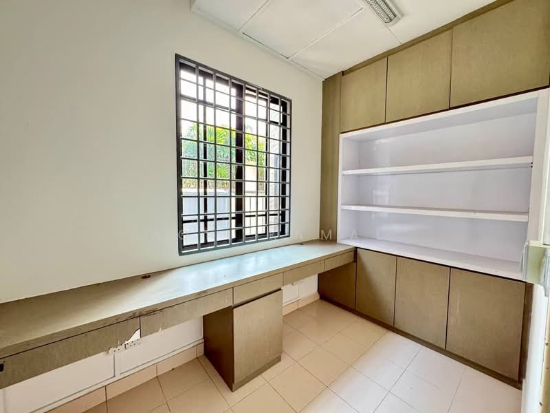 Rumah Teres 2 Tingkat untuk Dijual di Bukit Jelutong (Shah Alam) - Aqil Kamal - Study - PropertyGuru.com.my