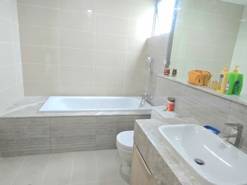 Servis Apartment untuk Dijual di Southern Marina Residences - JP Soh - Bathroom - PropertyGuru.com.my