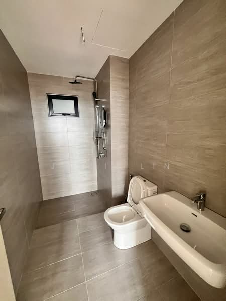 Service Residence for Sale at Residensi Ava @ Kiara Bay - Jessie Lin - Bathroom - PropertyGuru.com.my
