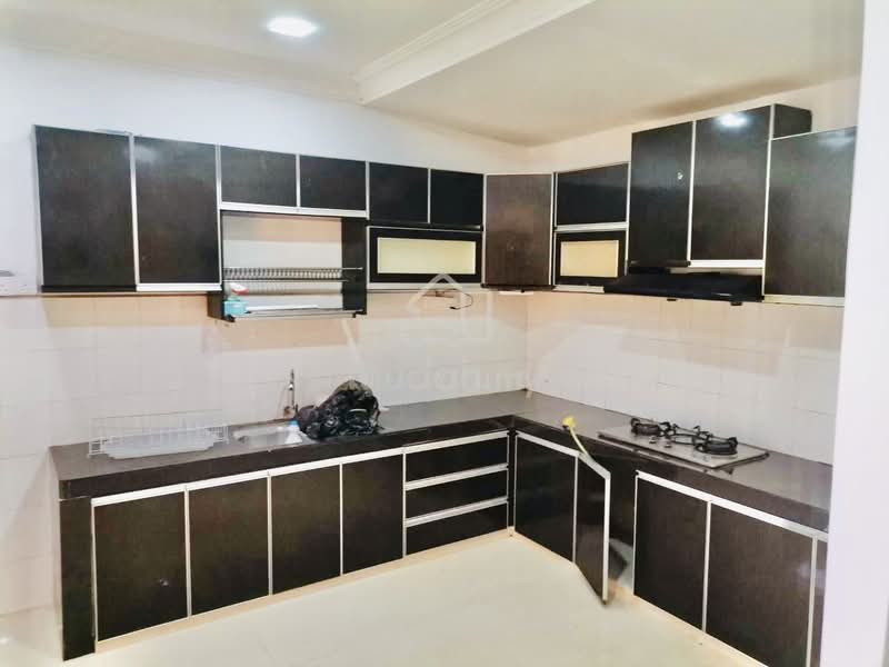 Terraced House for Rent in Desa Surada (Bangi) - Erin Yusof - Kitchen - PropertyGuru.com.my