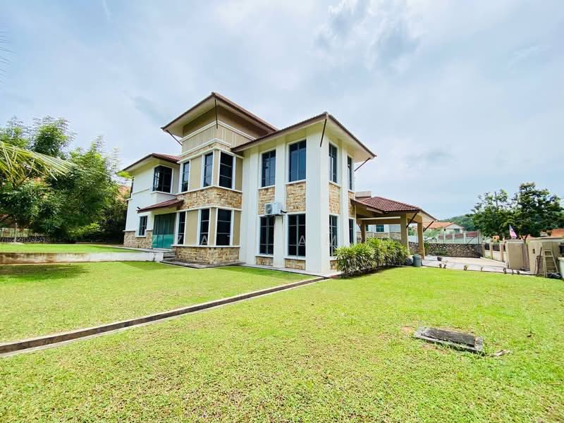 Bungalow for Sale in Puncak Pinggiran Putra (Dengkil) - Izzat Zamros - PropertyGuru.com.my