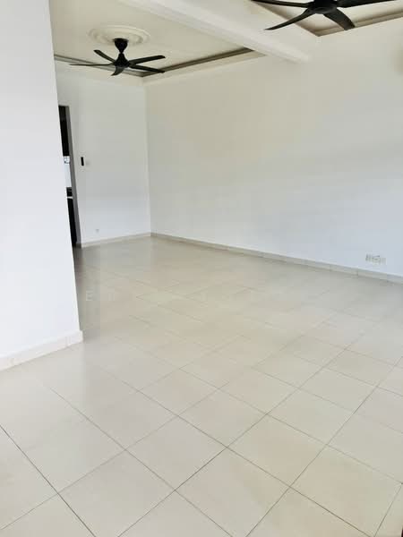 Rumah Teres untuk Disewa di Taman Intan Baiduri (Sepang) - Erin Yusof - Living Room - PropertyGuru.com.my