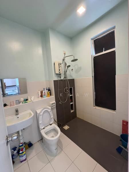 1.5-storey Terraced House for Sale in Setia Tropika (Johor Bahru) - CY Khaw - Bathroom - PropertyGuru.com.my