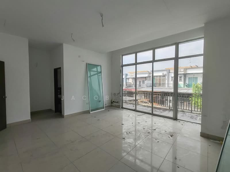 Rumah Teres 2 Tingkat untuk Dijual di Taman Pulai Hijauan (Skudai) - Jacob Chua - Living Room - PropertyGuru.com.my