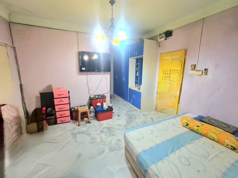 Terraced House for Sale in Taman Rakan (Kajang) - Muhd Ajwad - Masterbed - PropertyGuru.com.my