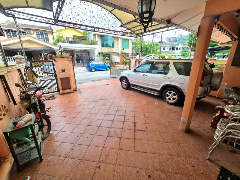 Terraced House for Sale in Taman Rakan (Kajang) - Muhd Ajwad - Car Porch - PropertyGuru.com.my