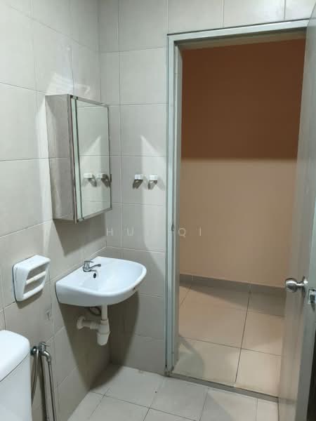 Servis Apartment untuk Disewa di SkyLake Residence - Hui Qi - Bathroom - PropertyGuru.com.my
