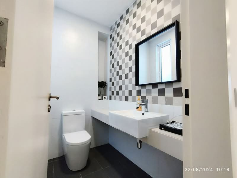 3-storey Terraced House for Rent in Tamansari (Rawang) - Uswani Mazuwan - Bathroom - PropertyGuru.com.my