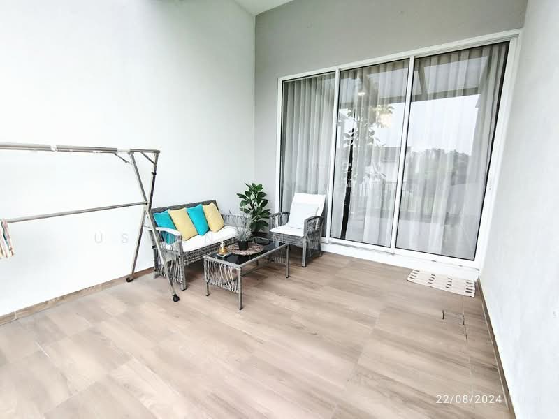3-storey Terraced House for Rent in Tamansari (Rawang) - Uswani Mazuwan - Balcony - PropertyGuru.com.my