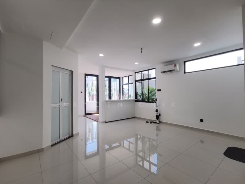Rumah Teres 2 Tingkat untuk Dijual di Taman Desa (Kuala Lumpur) - Jayden Chik - Living Room - PropertyGuru.com.my