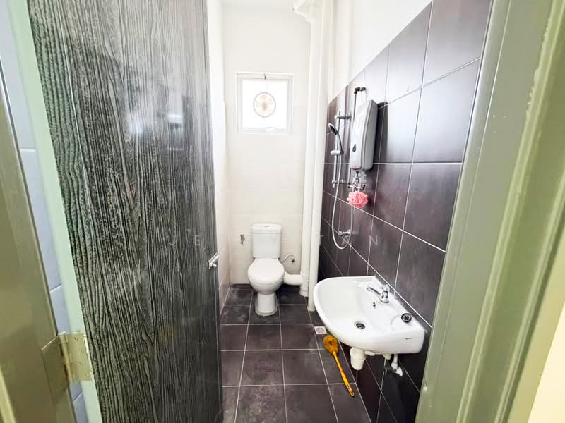 Apartment for Rent at The Rise Collection 3 - Jerry Tan - Bathroom - PropertyGuru.com.my