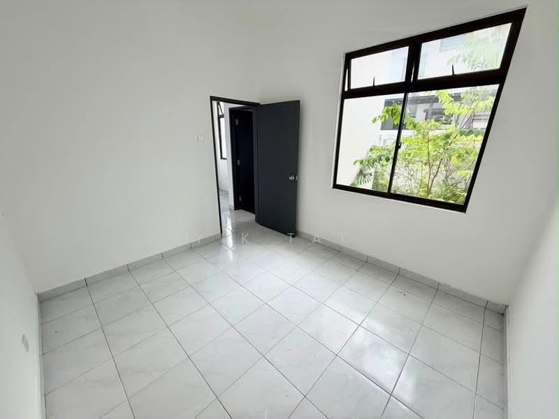 Rumah Teres 2 Tingkat untuk Dijual di Taman Austin Duta (Tebrau) - Yik Tat - PropertyGuru.com.my