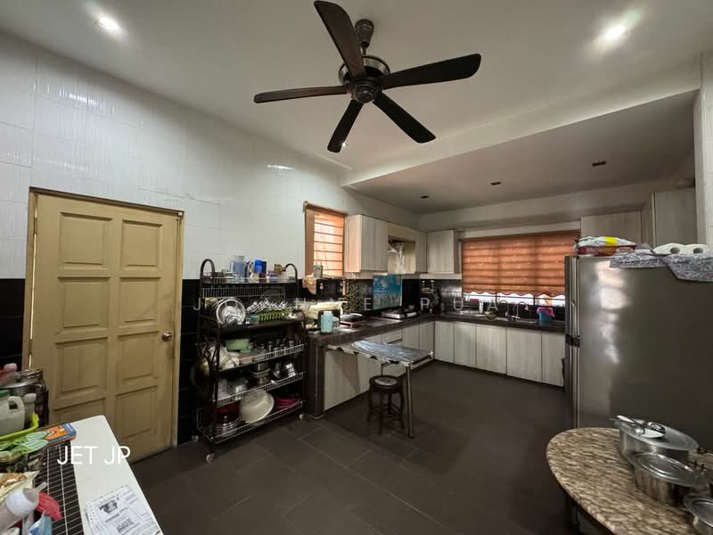 Rumah Berkembar untuk Dijual di Bandar Botanic (Klang) - Joanne Pua - Kitchen - PropertyGuru.com.my