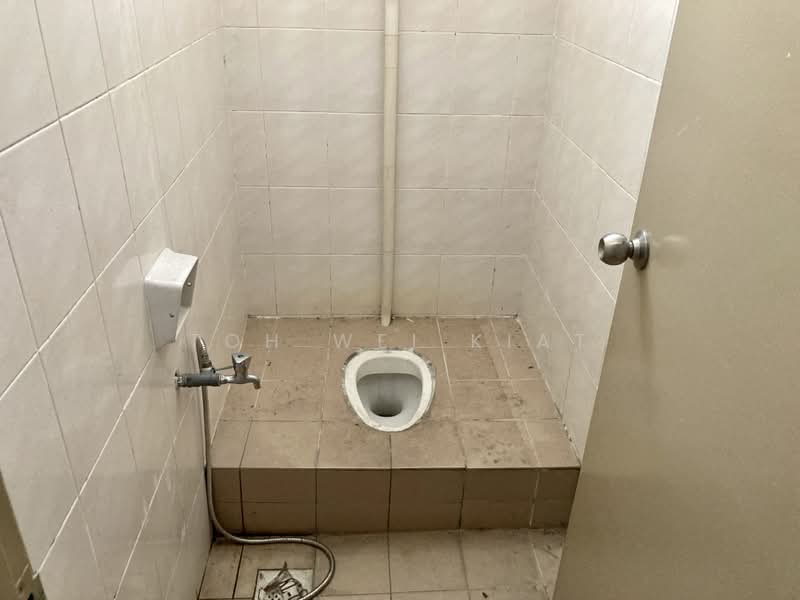 Kedai untuk Disewa di Taman Perindustrian Sime Uep (Subang Jaya) - Toh Wei Kiat - Bathroom - PropertyGuru.com.my