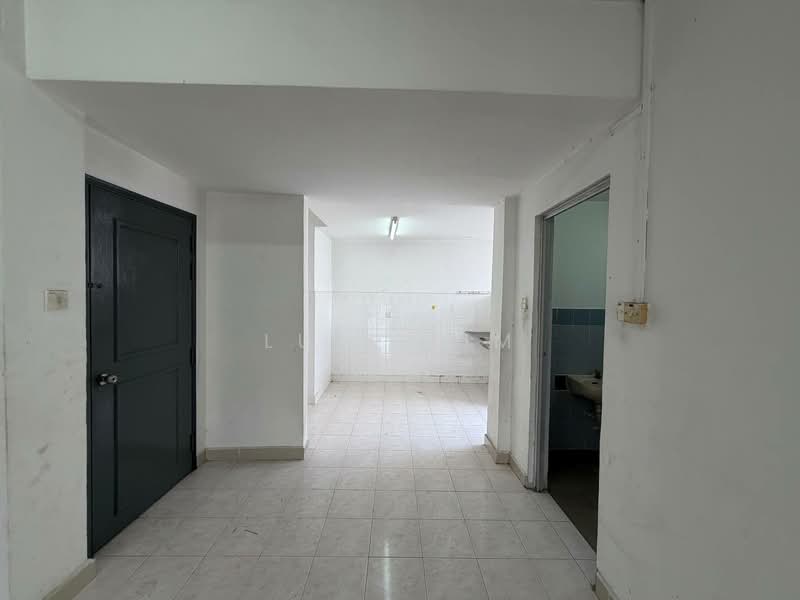 Pangsapuri untuk Dijual di Mon Glori - Luis Lim - Corridor - PropertyGuru.com.my
