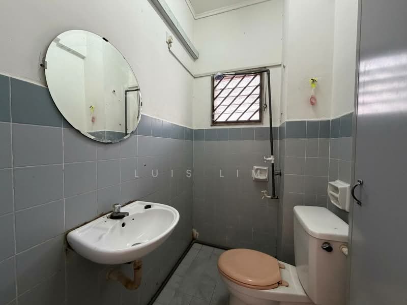Pangsapuri untuk Dijual di Mon Glori - Luis Lim - Bathroom - PropertyGuru.com.my