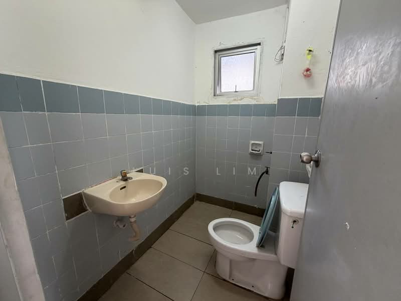 Pangsapuri untuk Dijual di Mon Glori - Luis Lim - Bathroom - PropertyGuru.com.my