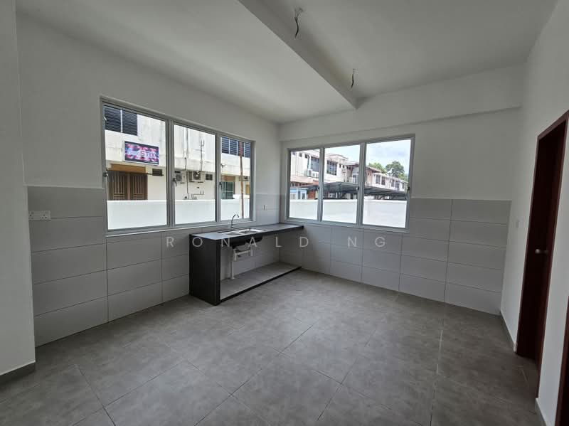 Rumah Teres 3 Tingkat untuk Dijual di Balik Pulau (Penang) - Ronald Ng - Kitchen - PropertyGuru.com.my
