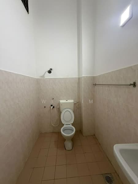 2-storey Terraced House for Sale in Taman Megah (Pontian) - Win Lim - Bathroom - PropertyGuru.com.my