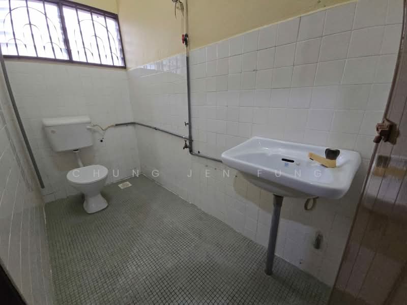 Rumah Teres 2 Tingkat untuk Dijual di Johor Bahru (Johor) - CHUNG JEN FUNG - Bathroom - PropertyGuru.com.my