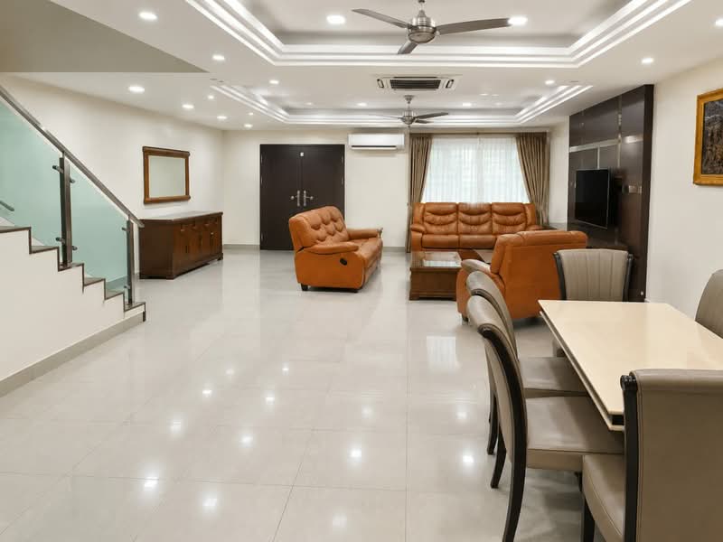 Rumah Teres 2 Tingkat untuk Dijual di Taman Taynton View (Cheras) - Sue . - Living Room - PropertyGuru.com.my