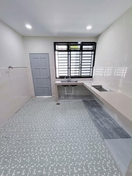 Rumah Berkembar untuk Dijual di Taman Pelangi (Johor Bahru) - Hong . - Kitchen - PropertyGuru.com.my