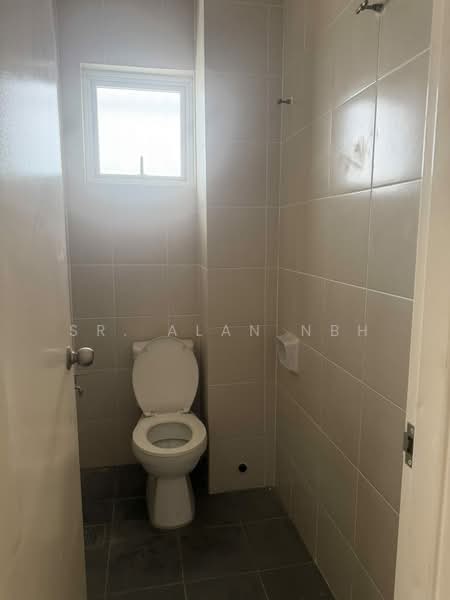 Kedai / Pejabat untuk Disewa di Rawang (Selangor) - Sr. Alan NBH - Bathroom - PropertyGuru.com.my