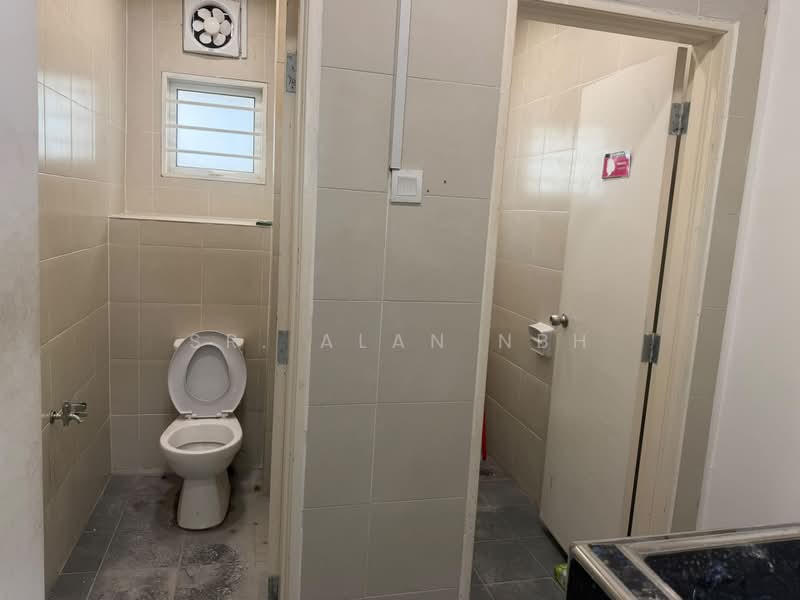 Kedai / Pejabat untuk Disewa di Rawang (Selangor) - Sr. Alan NBH - Bathroom - PropertyGuru.com.my