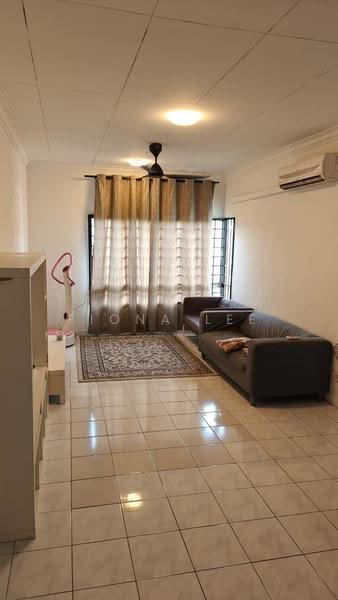 Pangsapuri untuk Disewa di SD Tiara Apartment - Fiona Lee - Living Room - PropertyGuru.com.my
