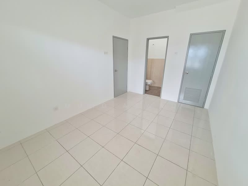 Rumah Teres untuk Dijual di Sepang (Selangor) - Muhd Ajwad - Masterbed - PropertyGuru.com.my
