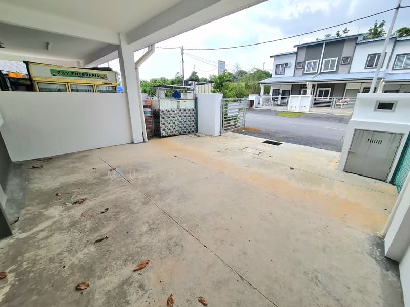 Rumah Teres untuk Dijual di Sepang (Selangor) - Muhd Ajwad - Car Porch - PropertyGuru.com.my