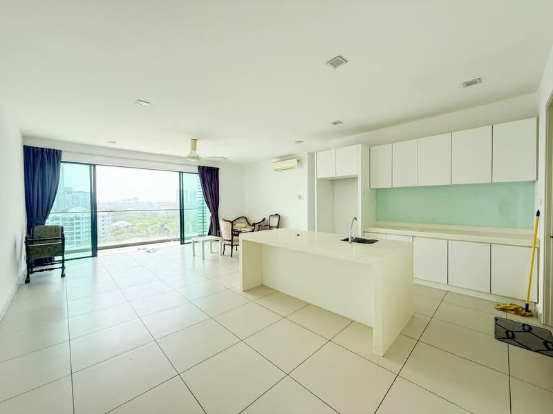 Kondominium untuk Dijual di Cristal Serin Residence - JUMIDAH (JUE) - Living Room - PropertyGuru.com.my