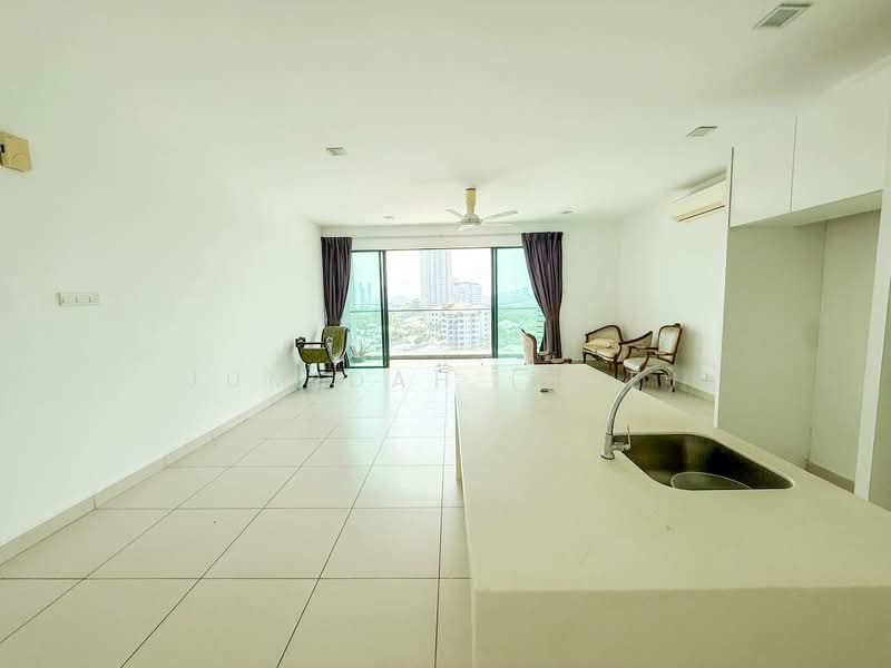 Kondominium untuk Dijual di Cristal Serin Residence - JUMIDAH (JUE) - Living Room - PropertyGuru.com.my