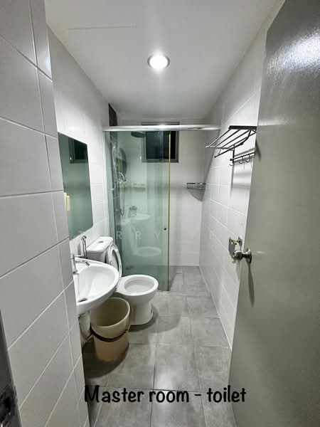 Servis Apartment untuk Dijual di One South - Terry Yee - Bathroom - PropertyGuru.com.my
