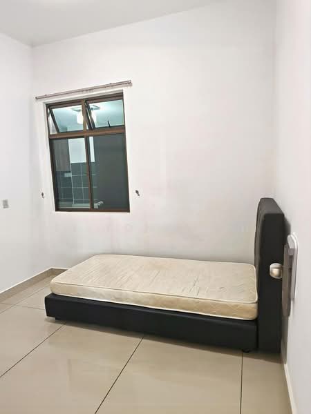Service Residence for Sale at D'Inspire Residence (Inspira Bestari) - Ee Fong Toh - Bedroom - PropertyGuru.com.my